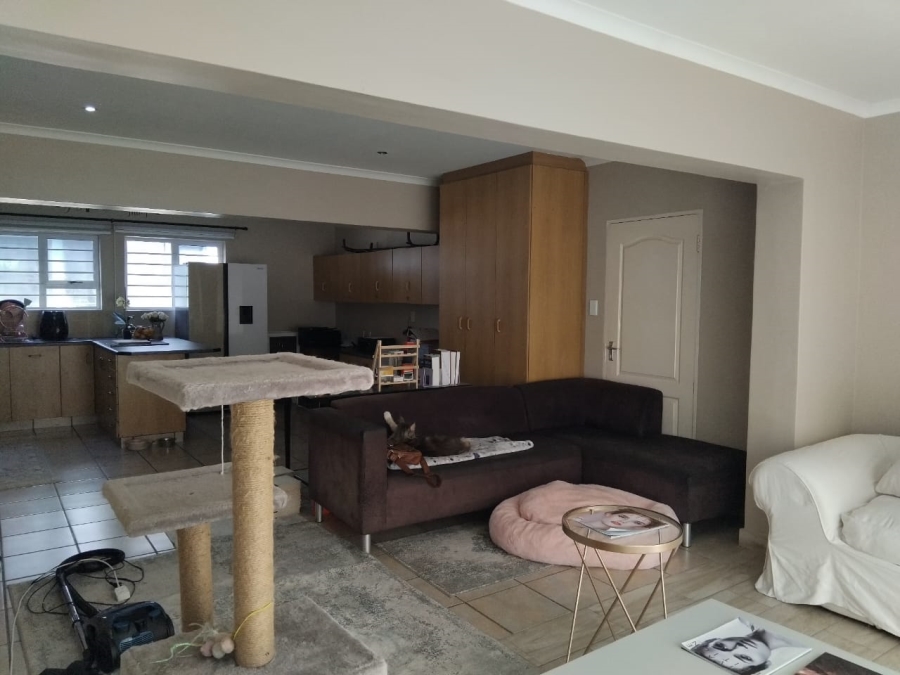 5 Bedroom Property for Sale in Myburgh Park Western Cape